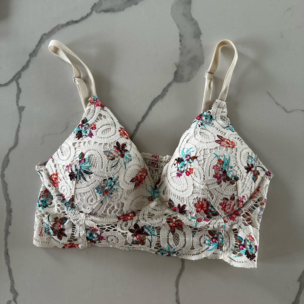 VS Pink bralette